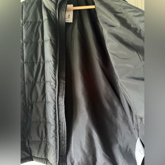 Abercrombie Kids Black Quilted Full Zip Jacket Water and Wind Resistant - Picture 4 of 6